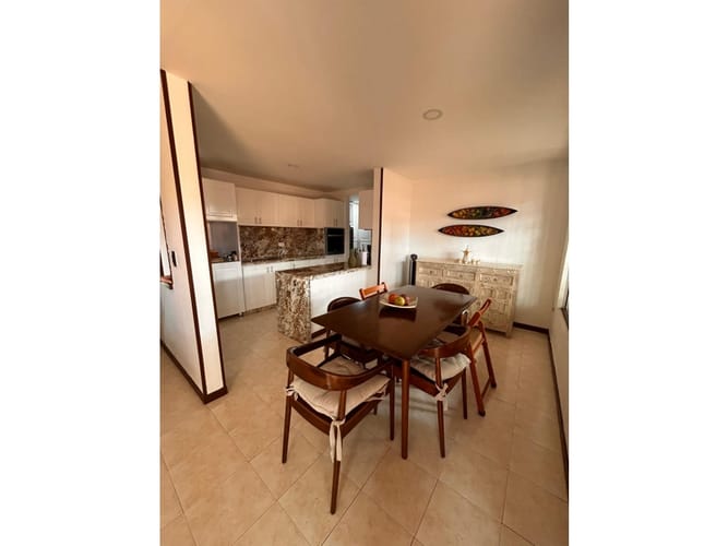 Casa de 5 alcobas en venta en El Castillo, Jamundí, 178 m² · foto 4 de 24