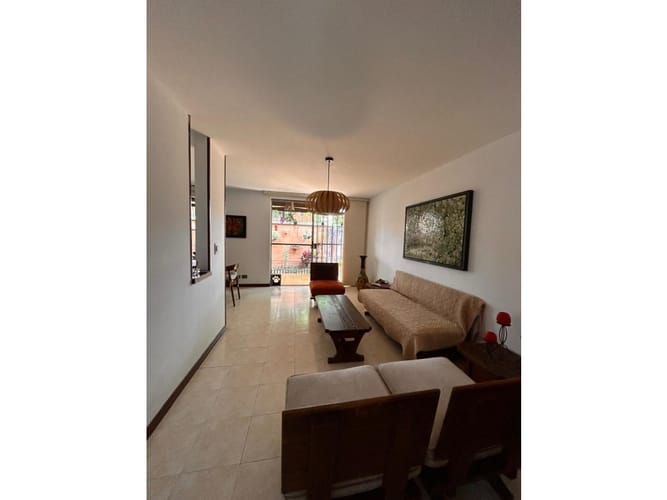 Casa de 5 alcobas en venta en El Castillo, Jamundí, 178 m² · foto 5 de 24