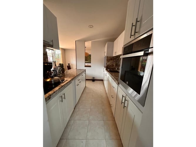 Casa de 5 alcobas en venta en El Castillo, Jamundí, 178 m² · foto 6 de 24