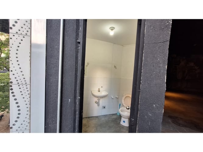 Local en arriendo en Caribe, Medellín, 172 m² · foto 9 de 11