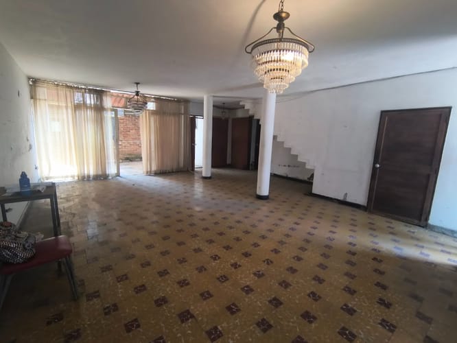 Casa de 6 alcobas en venta en El Bosque, Cali, 420 m² · foto 3 de 13