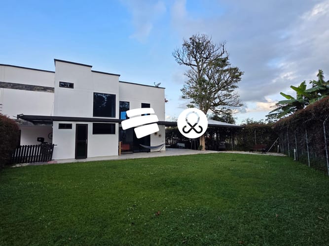 Casa de 4 alcobas en venta en El Tambo, La Ceja, 500 m² · foto 2 de 8