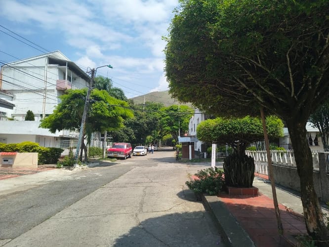 Casa de 6 alcobas en venta en El Bosque, Cali, 420 m² · foto 13 de 13