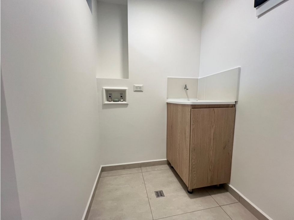 Apartamento en arriendo en Tres Esquinas, Sabaneta · foto 18 de 19