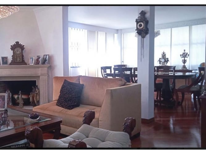 Apartamento de 3 alcobas en venta en Santa Bibiana, Bogotá, 144 m² · foto 2 de 24