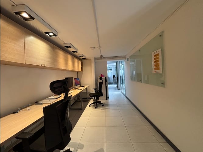 Casa de 4 alcobas en venta en Polo Club, Bogotá, 1079 m² · foto 10 de 20
