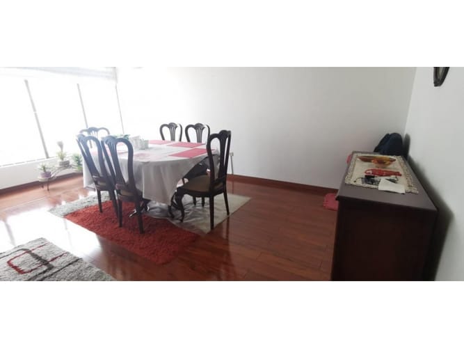 Casa de 4 alcobas en venta en Nueva Autopista, Bogotá, 187 m² · foto 4 de 22