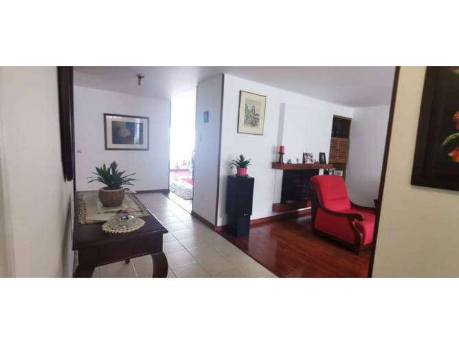 Casa de 4 alcobas en venta en Nueva Autopista, Bogotá, 187 m² · foto 5 de 22