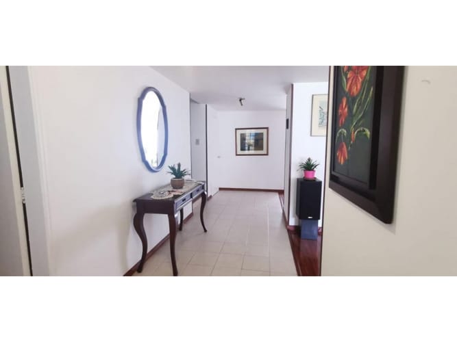 Casa de 4 alcobas en venta en Nueva Autopista, Bogotá, 187 m² · foto 9 de 22