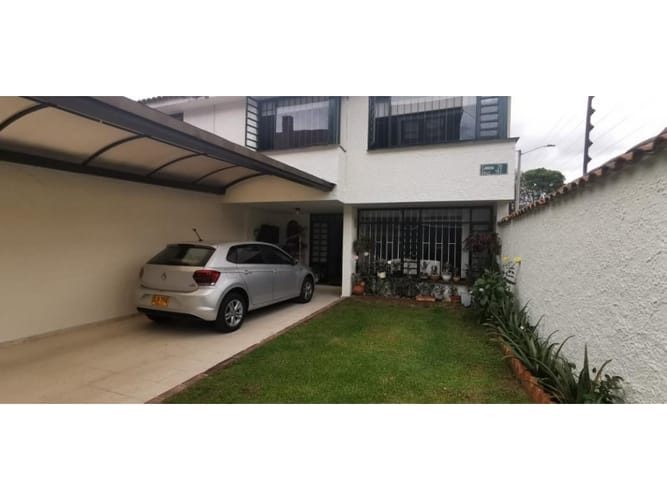 Casa de 4 alcobas en venta en Nueva Autopista, Bogotá, 187 m² · foto 21 de 22