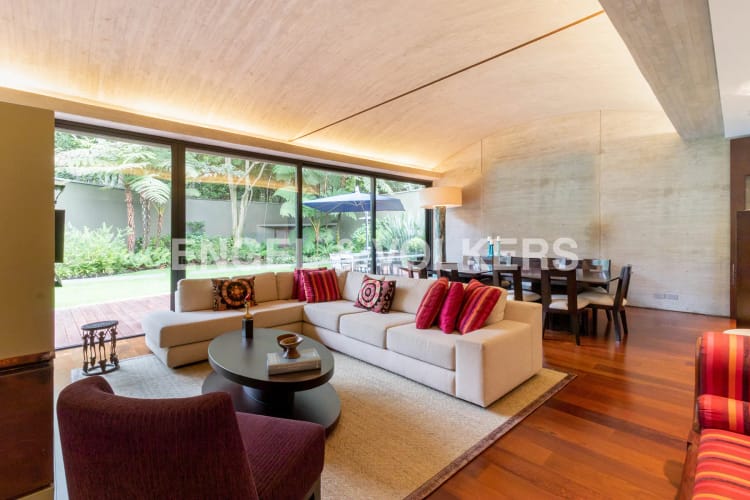 Casa de 4 alcobas en venta en Santa Ana, Bogotá, 670 m² · foto 2 de 23