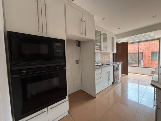 Apartamento de 3 alcobas en venta en Chico Norte, Bogotá, 252 m² · foto 4 de 8