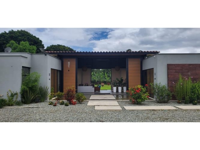 Casa de 3 alcobas en venta en Sector Parque Valencia, Armenia, 360 m² · foto 3 de 20