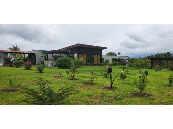 Casa de 3 alcobas en venta en Sector Parque Valencia, Armenia, 360 m² · foto 4 de 20