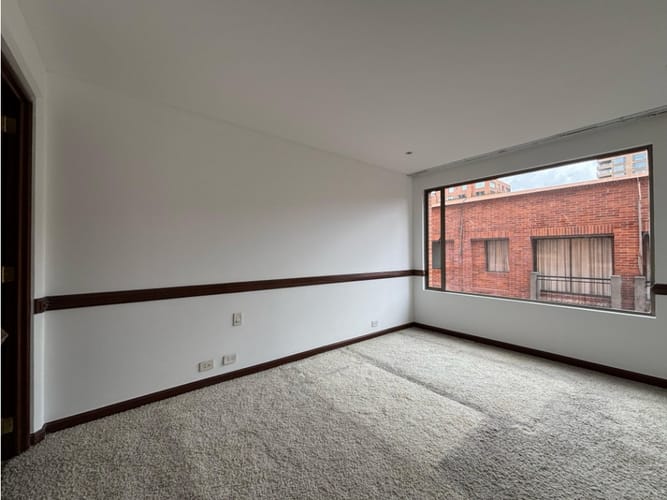 Apartamento de 3 alcobas en venta en Chico Norte, Bogotá, 252 m² · foto 7 de 8