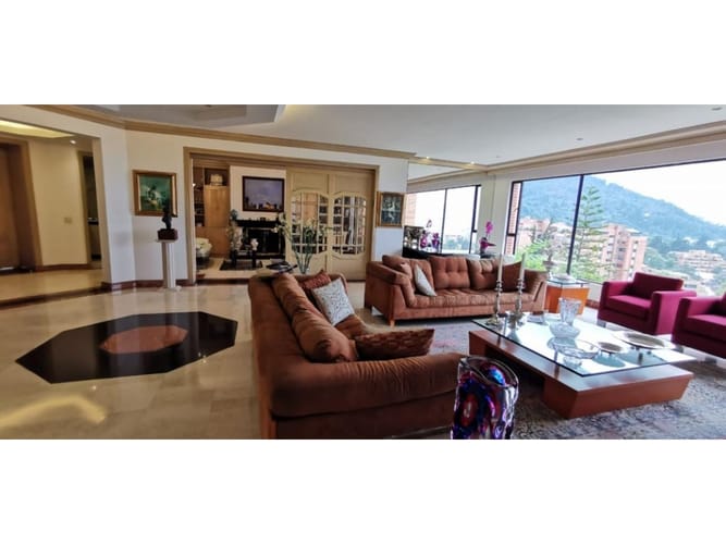Apartamento de 4 alcobas en venta en Santa Barbara Oriental, Bogotá, 403 m² · foto 7 de 24