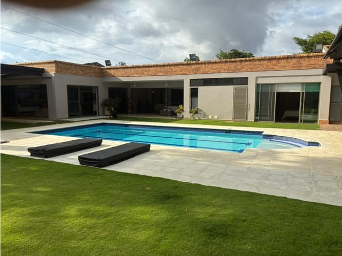 Casa de 4 alcobas en venta en Ruitoque, Bucaramanga, 1188 m² · foto 2 de 24