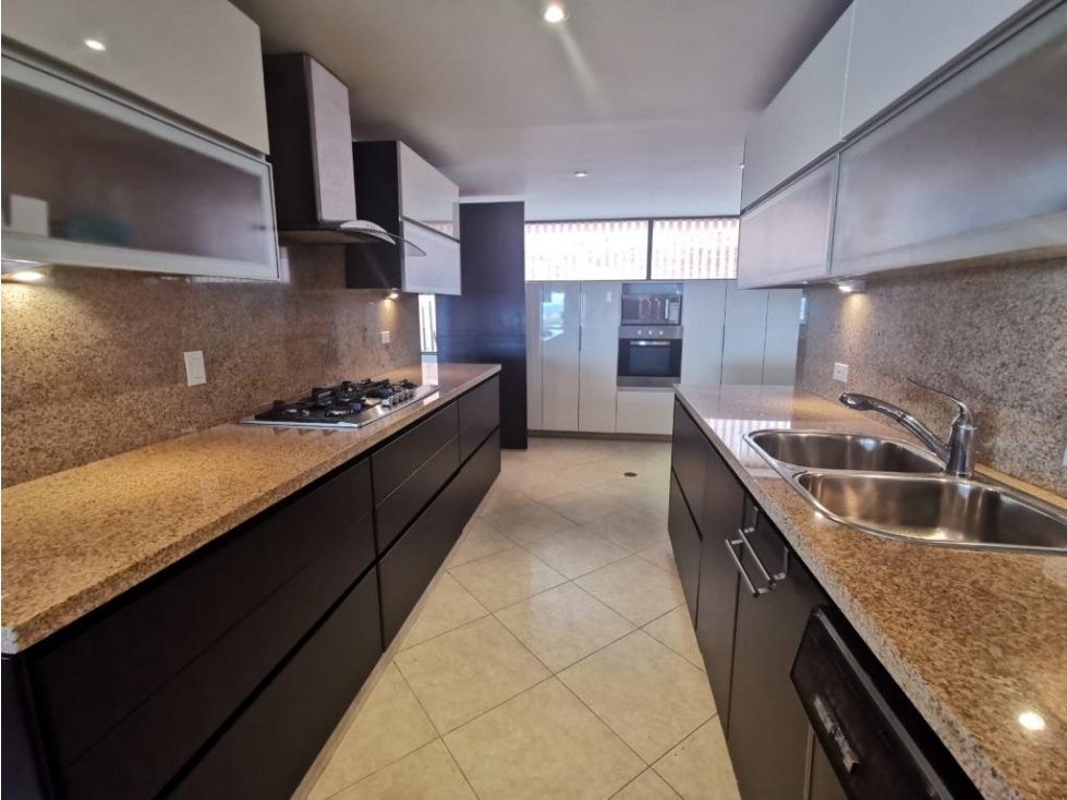 Apartamento en venta en Chicó Alto, Bogotá · foto 7 de 22