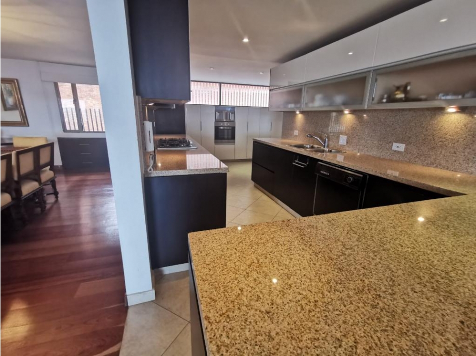 Apartamento en venta en Chicó Alto, Bogotá · foto 8 de 22