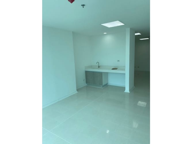 Local en venta en Terrazas De Menzuli, Bucaramanga, 45 m² · foto 2 de 7