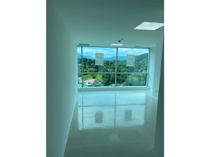 Local en venta en Terrazas De Menzuli, Bucaramanga, 45 m² · foto 4 de 7