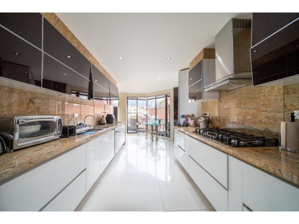 Apartamento en venta en Chicó Navarra, Bogotá · foto 4 de 24