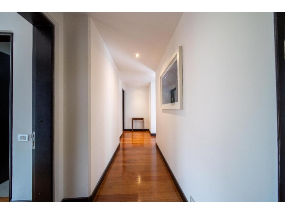 Apartamento en venta en Chicó Navarra, Bogotá · foto 9 de 24