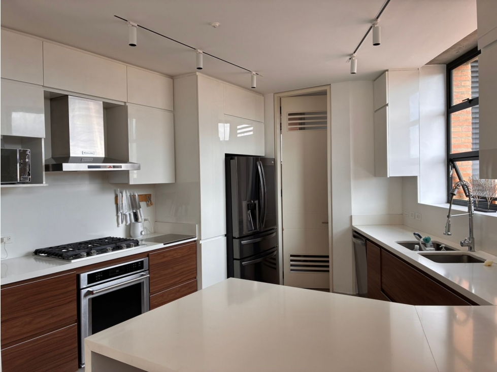 Apartamento en venta en Los Rosales, Bogotá · foto 8 de 24