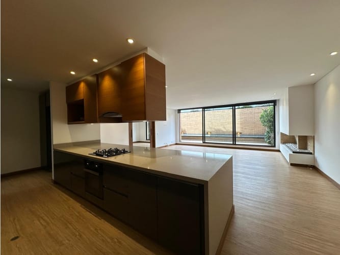 Apartamento de 2 alcobas en venta en Santa Barbara Alta, Bogotá, 145 m² · foto 2 de 14