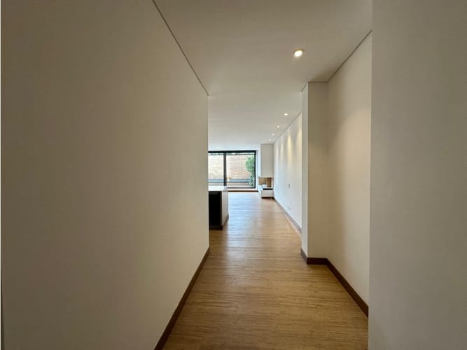 Apartamento de 2 alcobas en venta en Santa Barbara Alta, Bogotá, 145 m² · foto 7 de 14