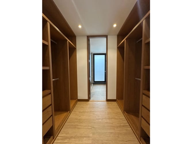 Apartamento de 2 alcobas en venta en Santa Barbara Alta, Bogotá, 145 m² · foto 10 de 14