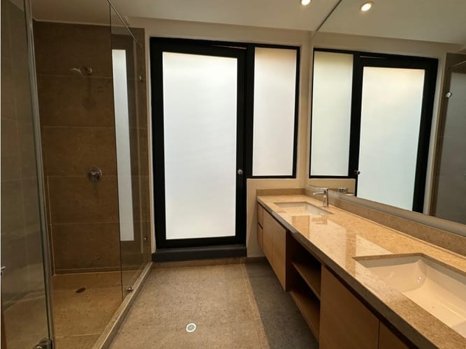 Apartamento de 2 alcobas en venta en Santa Barbara Alta, Bogotá, 145 m² · foto 12 de 14