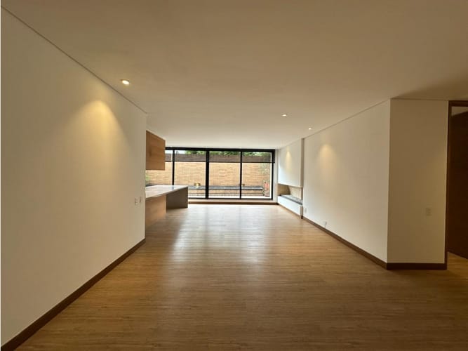 Apartamento de 2 alcobas en venta en Santa Barbara Alta, Bogotá, 147 m² · foto 2 de 21