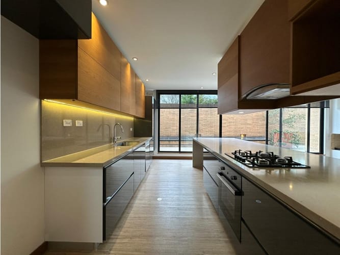 Apartamento de 2 alcobas en venta en Santa Barbara Alta, Bogotá, 147 m² · foto 5 de 21