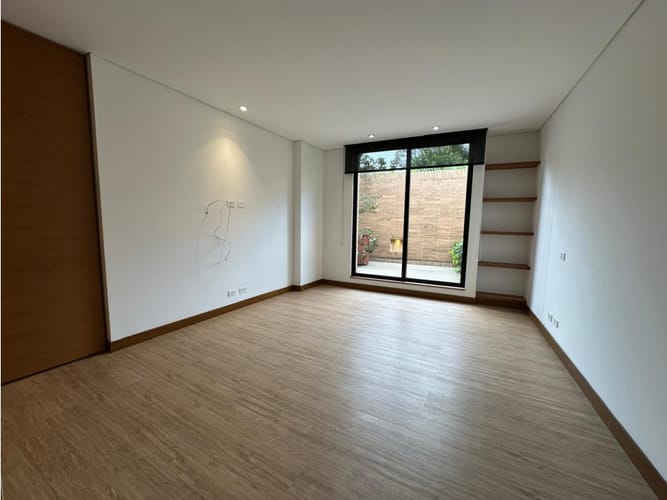 Apartamento de 2 alcobas en venta en Santa Barbara Alta, Bogotá, 147 m² · foto 9 de 21