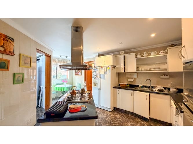 Apartamento de 3 alcobas en venta en Bosque Medina, Bogotá, 255 m² · foto 2 de 18