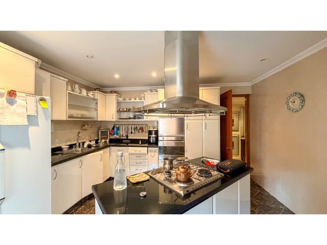 Apartamento de 3 alcobas en venta en Bosque Medina, Bogotá, 255 m² · foto 3 de 18