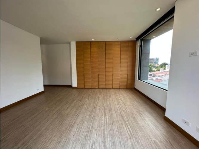 Apartamento de 2 alcobas en venta en Santa Barbara Alta, Bogotá, 181 m² · foto 12 de 16