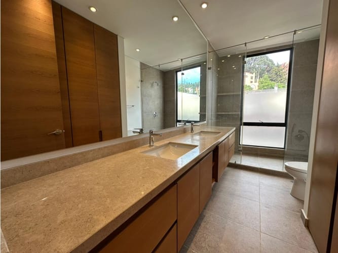 Apartamento de 2 alcobas en venta en Santa Barbara Alta, Bogotá, 181 m² · foto 13 de 16