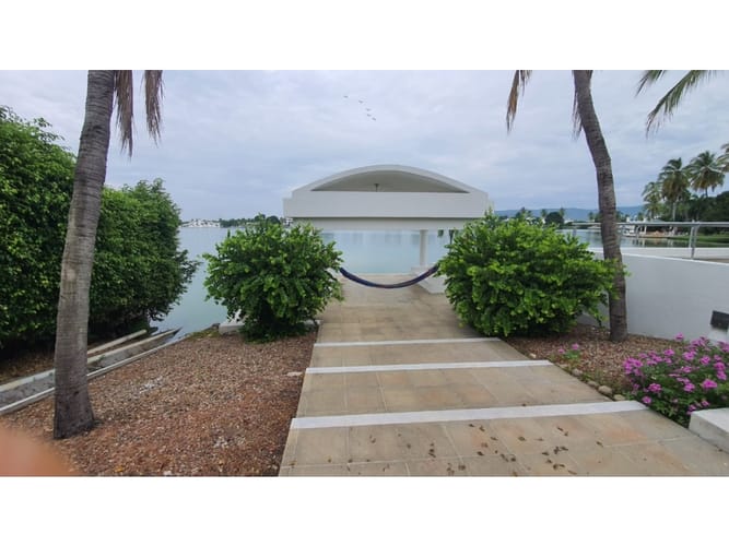 Casa de 5 alcobas en venta en Girardot, Girardot, 449 m² · foto 5 de 9