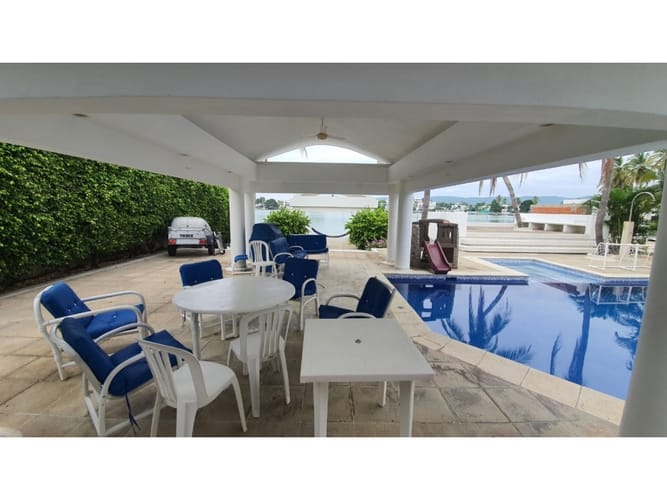 Casa de 5 alcobas en venta en Girardot, Girardot, 449 m² · foto 7 de 9