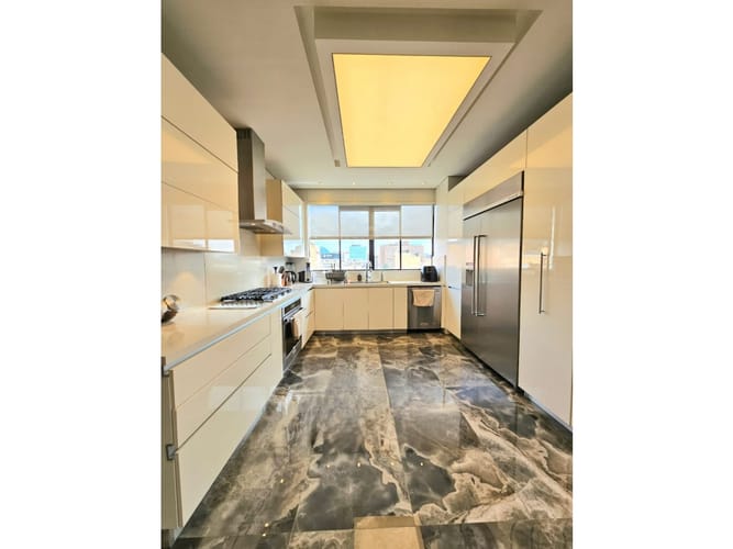 Apartamento de 5 alcobas en venta en Chicó Navarra, Bogotá, 450 m² · foto 2 de 15