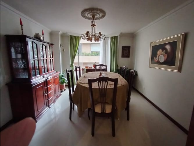 Apartamento de 3 alcobas en venta en Chicó Reservado, Bogotá, 130 m² · foto 10 de 24