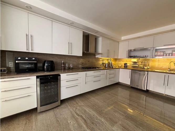 Apartamento de 4 alcobas en venta en Santa Barbara Alta, Bogotá, 400 m² · foto 3 de 24