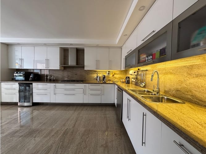 Apartamento de 4 alcobas en venta en Santa Barbara Alta, Bogotá, 400 m² · foto 5 de 24