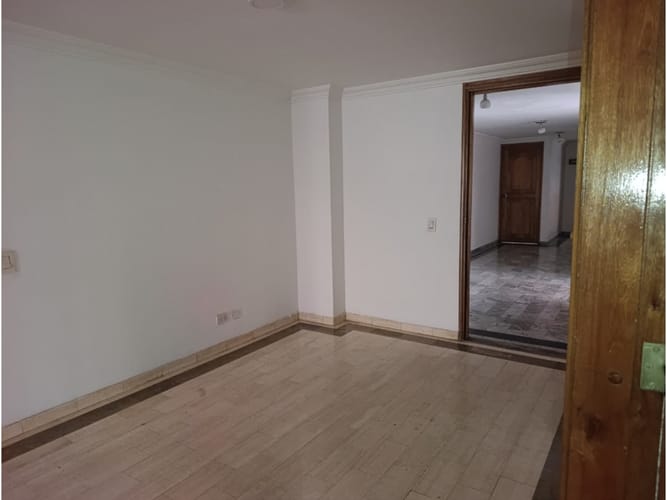 Apartamento de 3 alcobas en venta en La Carolina, Bogotá, 133 m² · foto 5 de 16