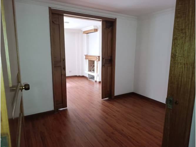Apartamento de 3 alcobas en venta en La Carolina, Bogotá, 133 m² · foto 6 de 16