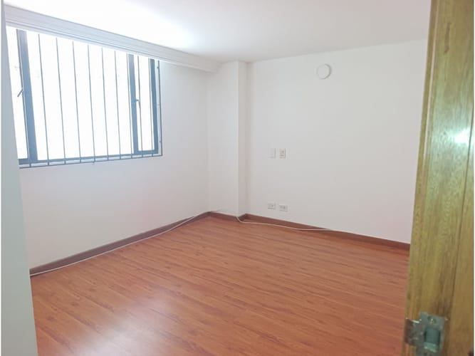 Apartamento de 3 alcobas en venta en La Carolina, Bogotá, 133 m² · foto 7 de 16