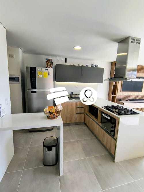 Apartamento de 2 alcobas en venta en El Poblado, Medellín, 87 m² · foto 2 de 19