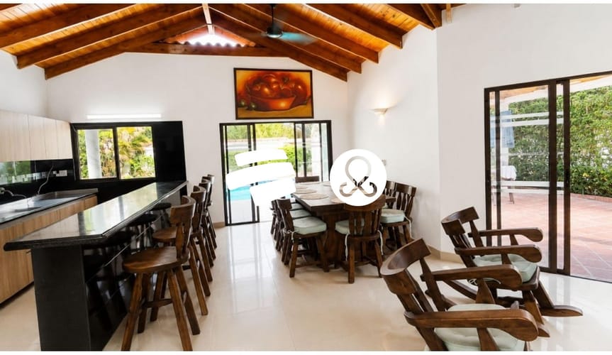 Casa de 4 alcobas en venta en Ricaurte, 425 m² · foto 2 de 18